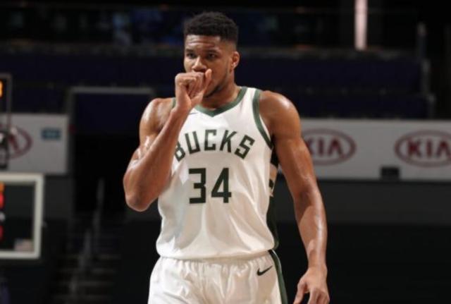 字母哈登小卡抗议全明星声援老詹 保罗无奈打圆场